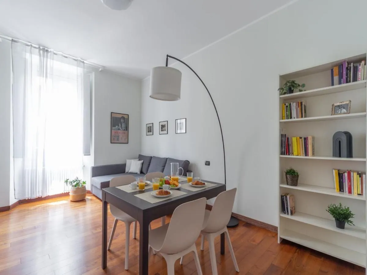 The Best Rent - Spacious Two-Bedroom Apartment In Porta Romana Milan 0*,  Italy