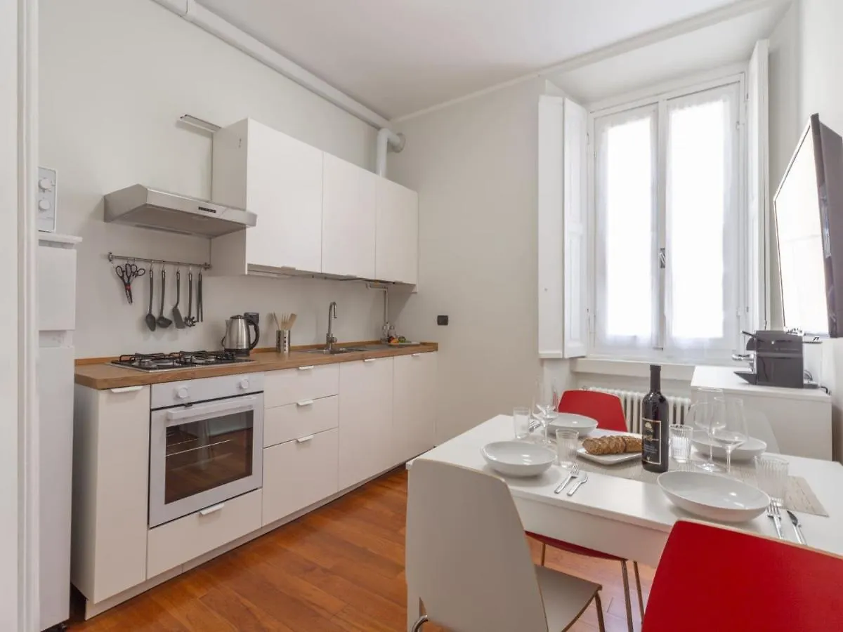 The Best Rent - Spacious Two-Bedroom Apartment In Porta Romana Milan Italy