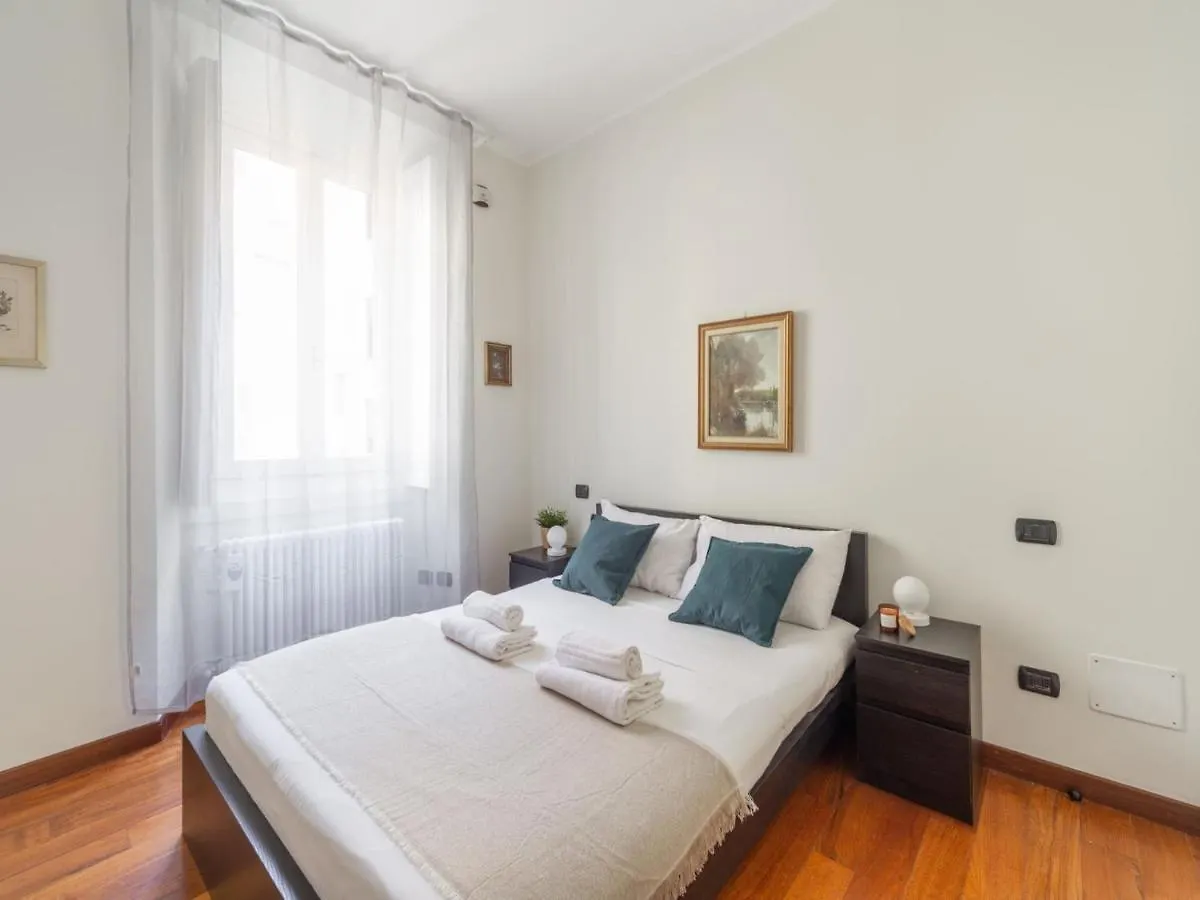 The Best Rent - Spacious Two-Bedroom Apartment In Porta Romana Milan Italy