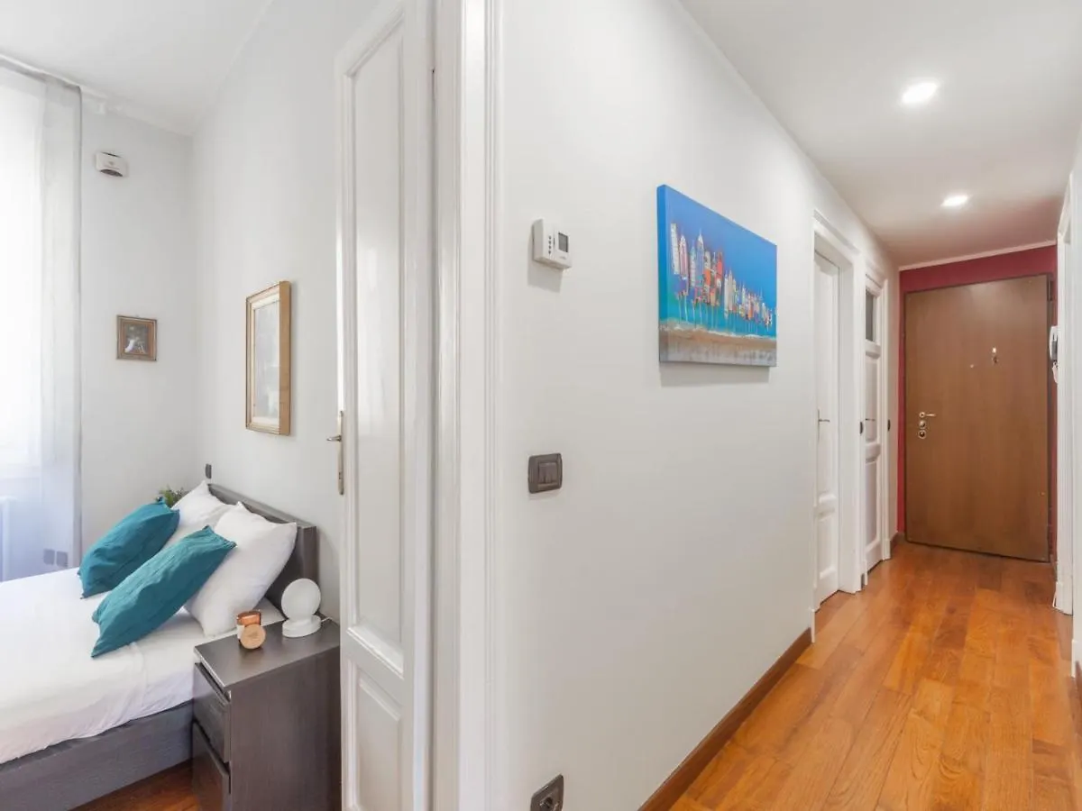 The Best Rent - Spacious Two-Bedroom Apartment In Porta Romana Milan