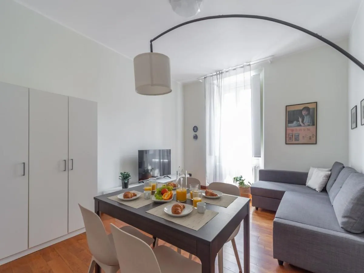 The Best Rent - Spacious Two-Bedroom Apartment In Porta Romana Milan 0*,
