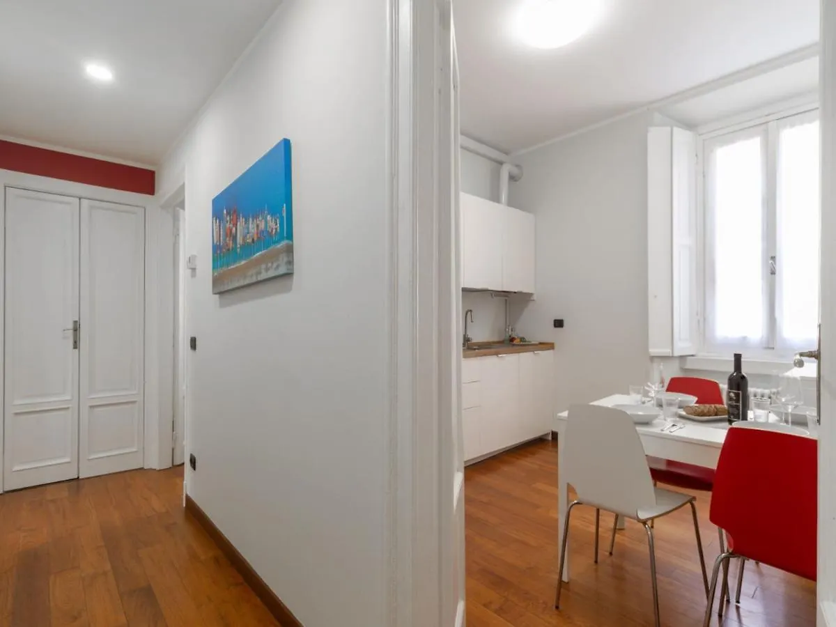 The Best Rent - Spacious Two-Bedroom Apartment In Porta Romana ミラノ
