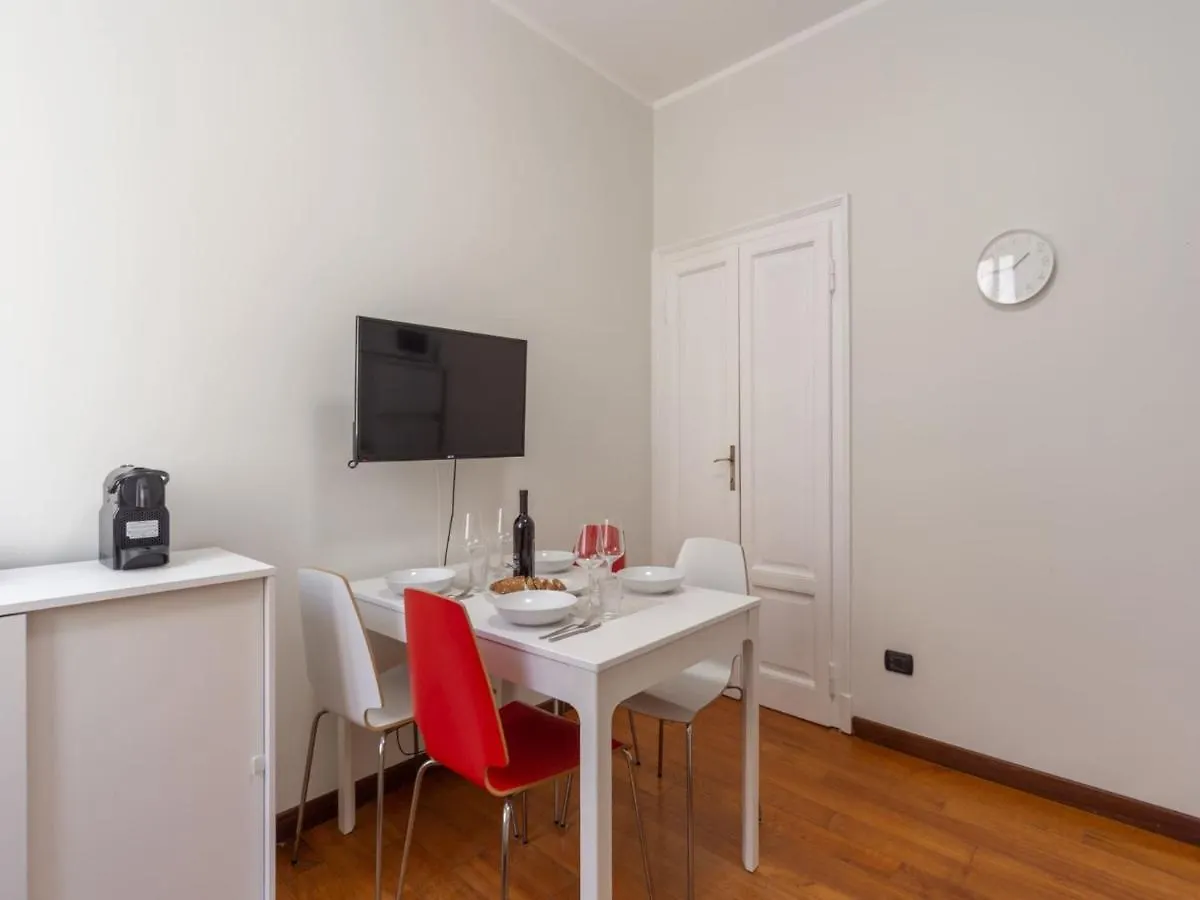 The Best Rent - Spacious Two-Bedroom Apartment In Porta Romana Milano