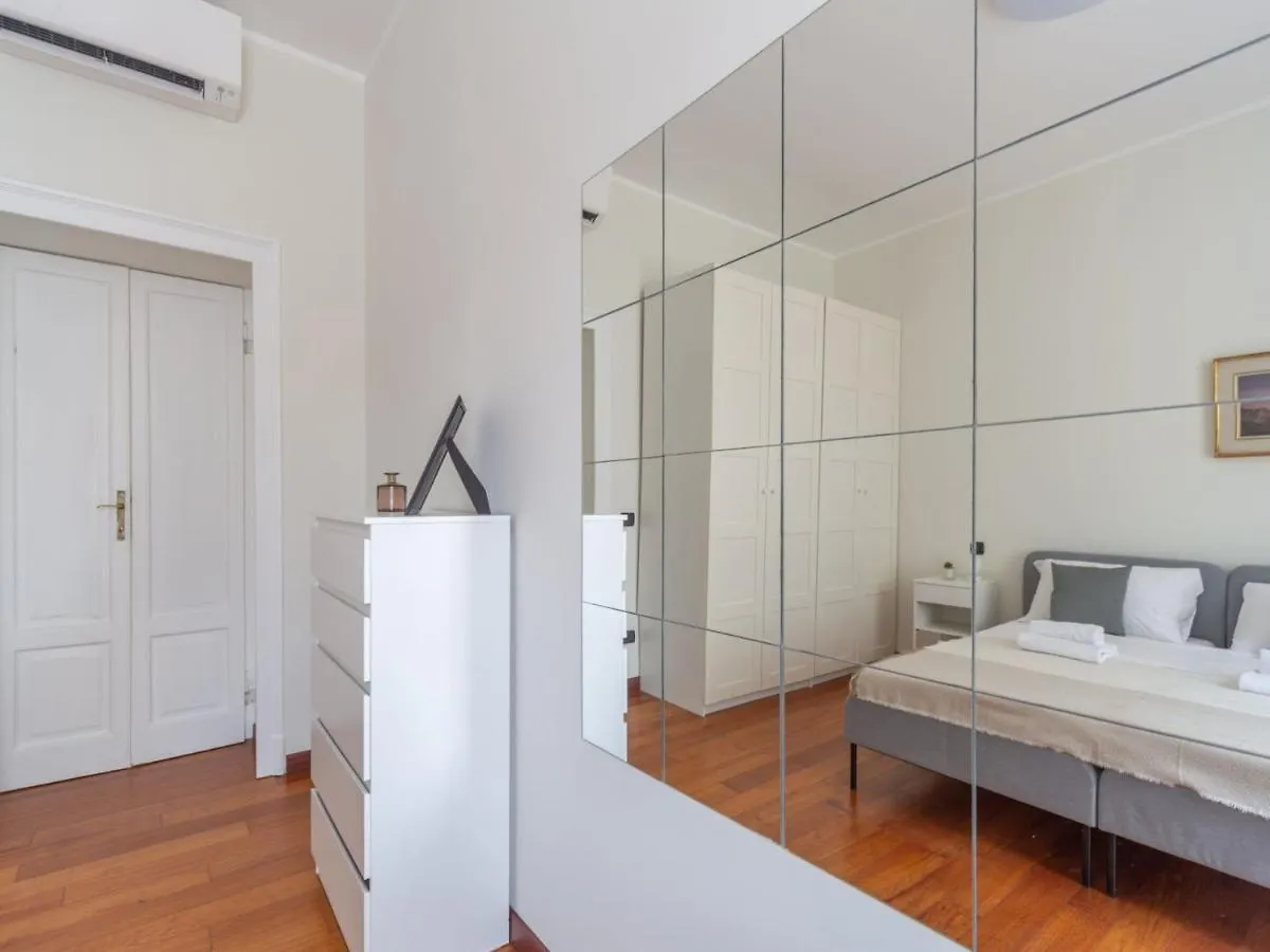 The Best Rent - Spacious Two-Bedroom Apartment In Porta Romana ميلان 0*,  إيطاليا